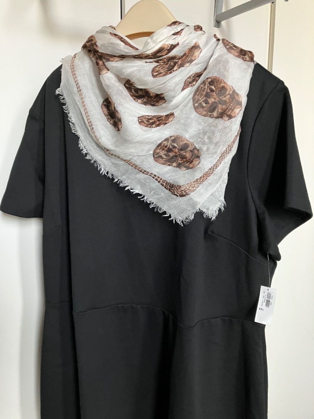 Old Navy Black Short-Sleeve Sheath Dress w/Zipper. XXL. New with Tags. - Picture 8 of 10